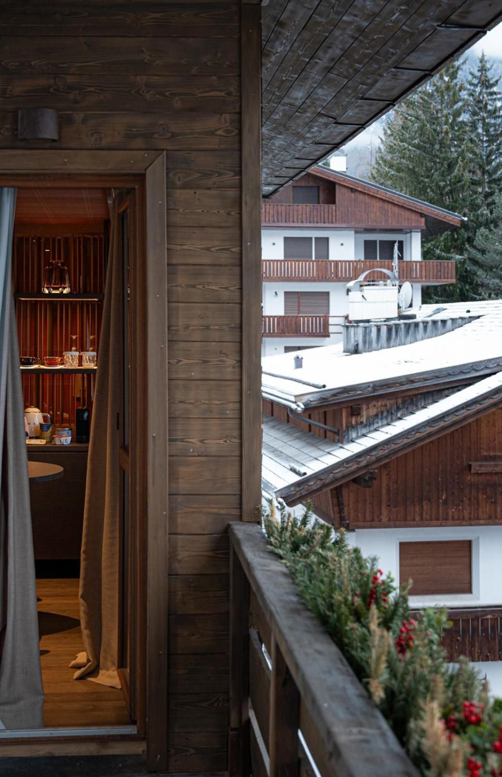 undefined Eight Cortina 2