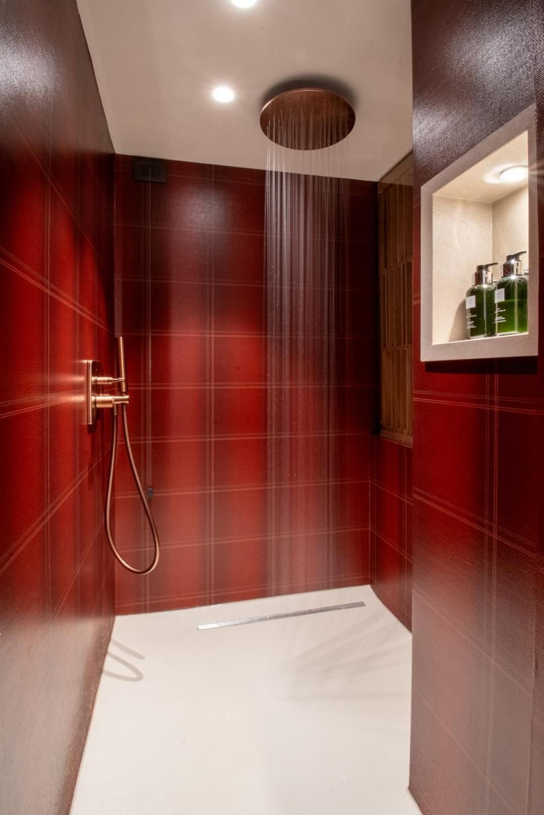 undefined Eight Cortina 4