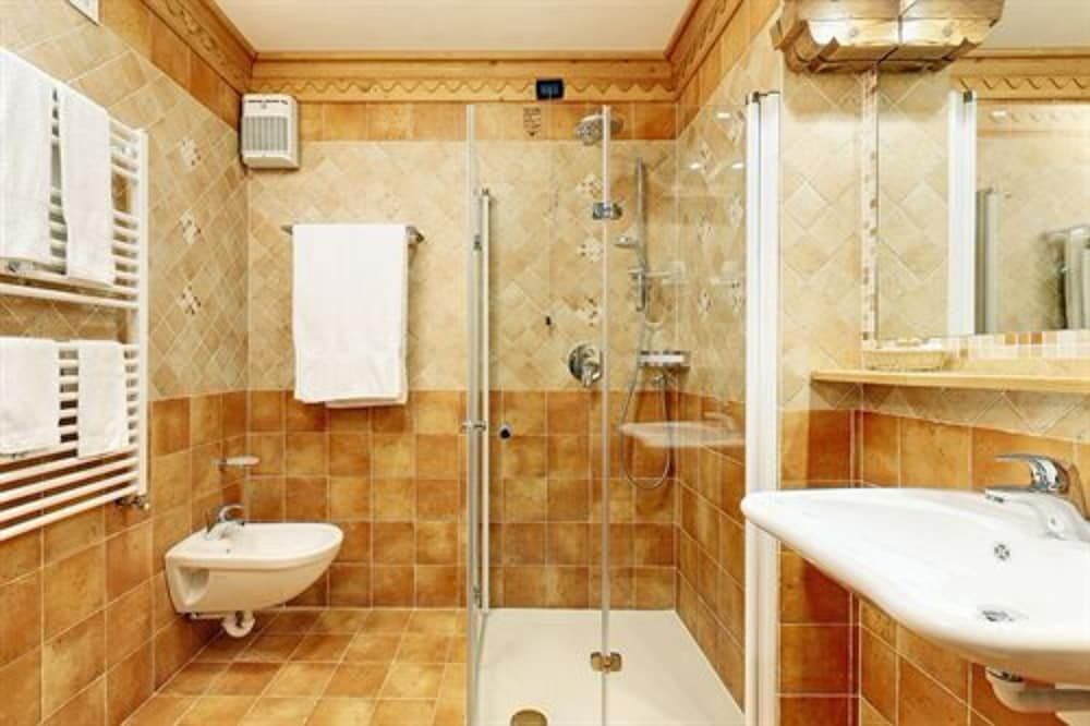 Columbia Comfort Double Room, Balcony, Mountain View 8