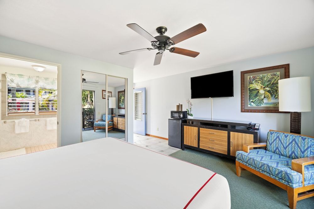 Kauai Inn Standard Room, 1 Queen Bed, Roll-in Shower, Lanai (No Resort Fee, Free Breakfast) 2