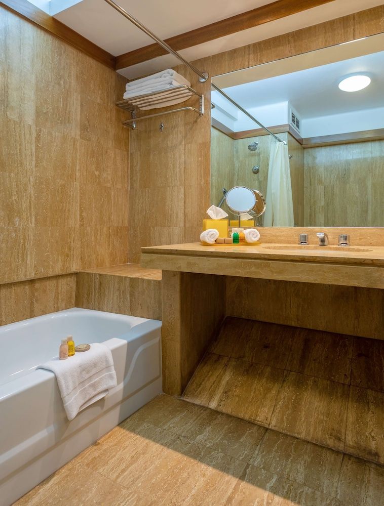 Sonesta Hotel El Olivar Lima Habitacin con cama grande 8