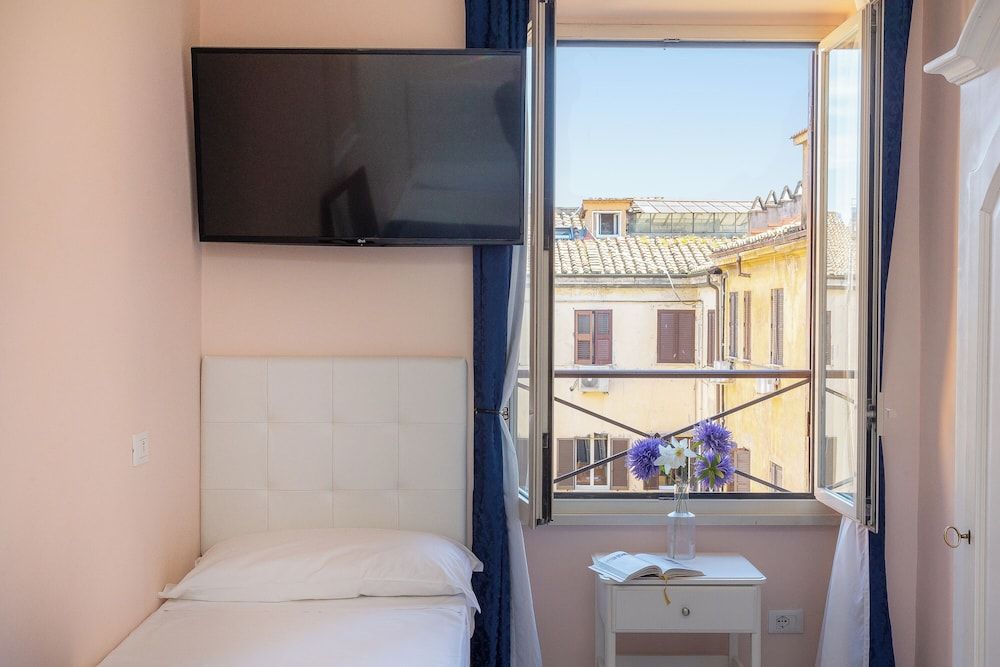 Rome To Stay Twin Room (2 Single Beds) 12