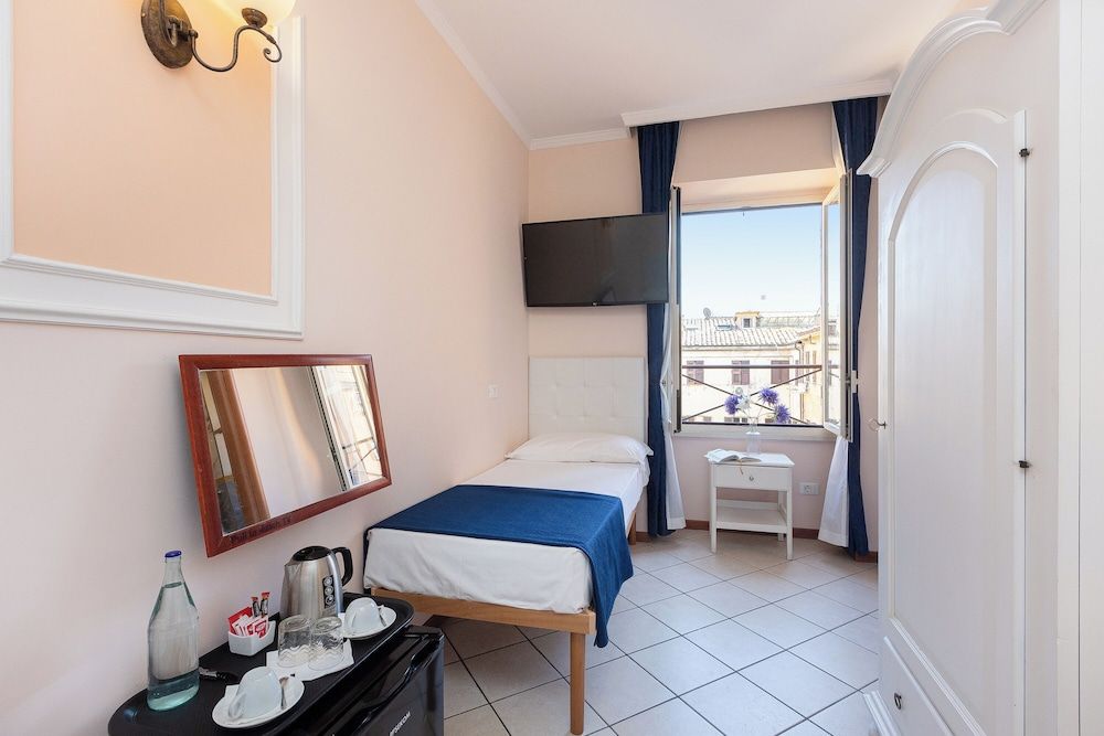 Rome To Stay Twin Room (2 Single Beds) 3