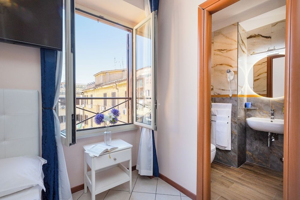 Rome To Stay Twin Room (2 Single Beds) 15