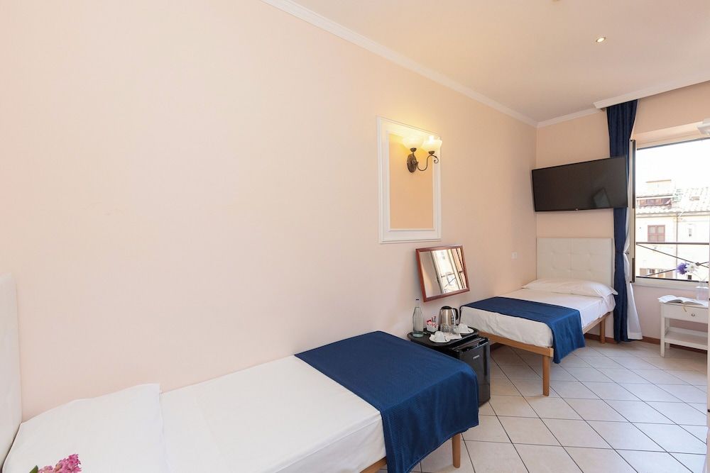 Rome To Stay Twin Room (2 Single Beds) 2