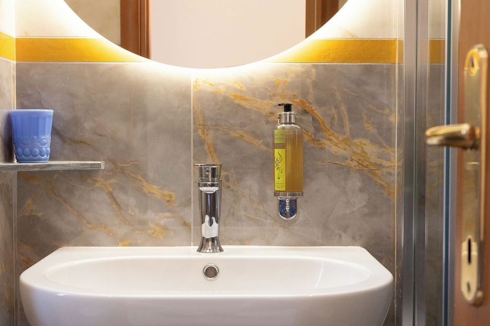 Rome To Stay Twin Room (2 Single Beds) 7