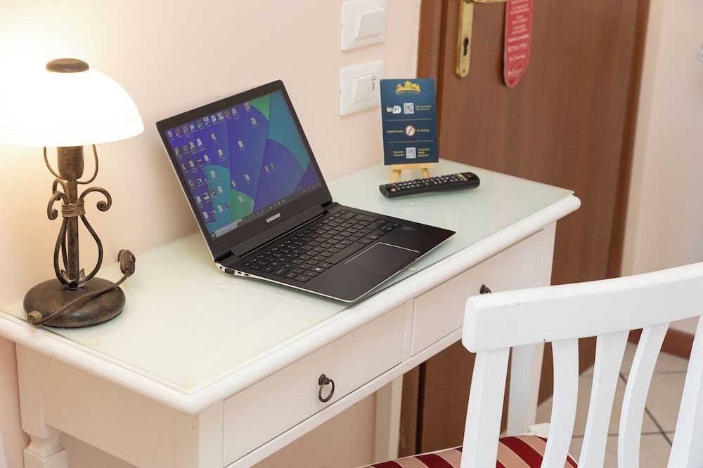 Rome To Stay Twin Room (2 Single Beds) 13