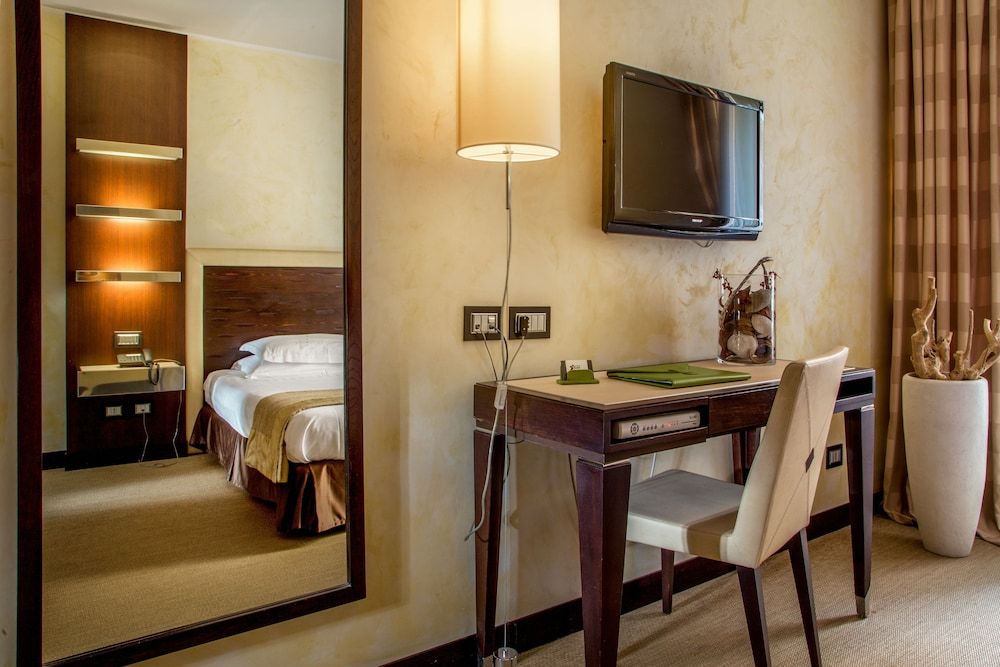 undefined Les Fleurs Luxury House 8