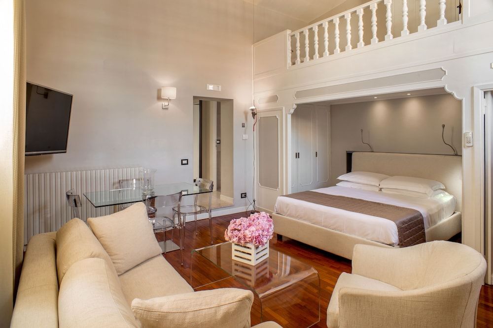 Les Fleurs Luxury House Studio, Annex Building (su 2 livelli, Via Frattina 17) 2