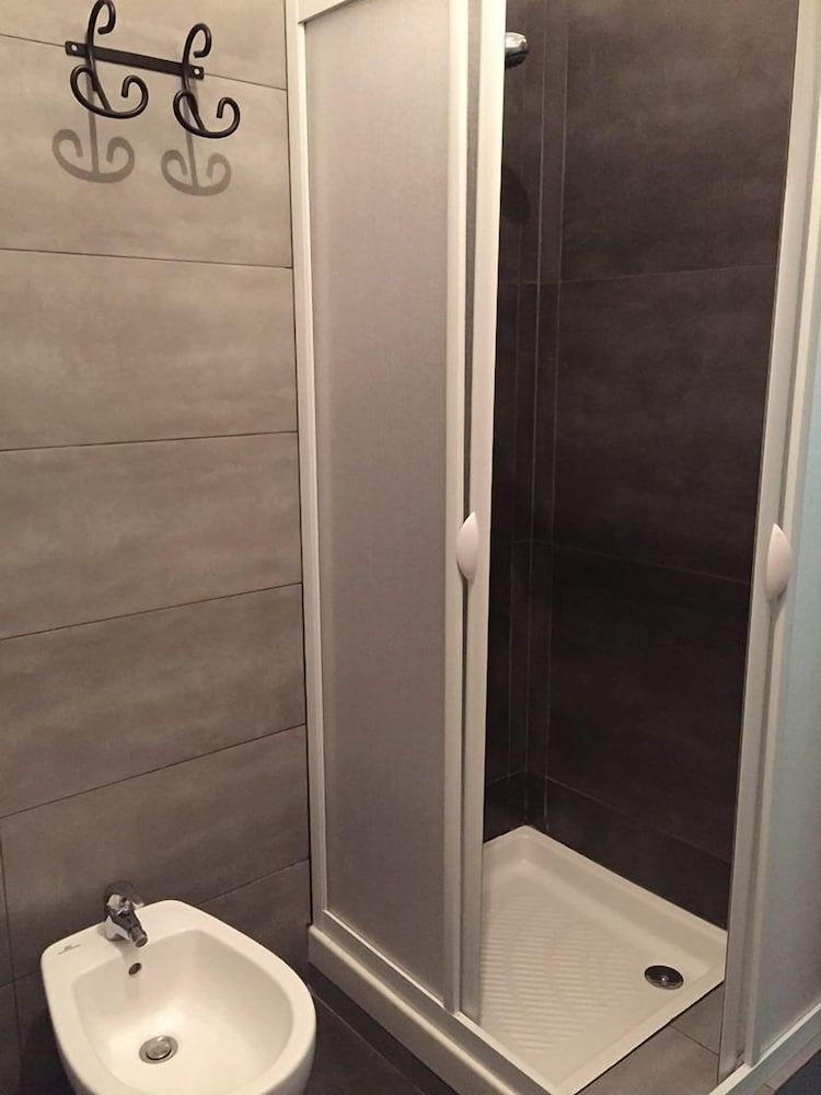 Central House Double Room 6