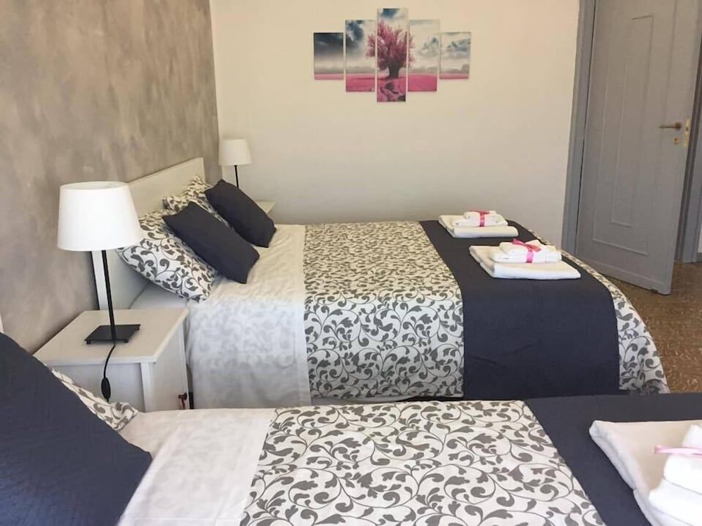 Central House Standard Triple Room 3