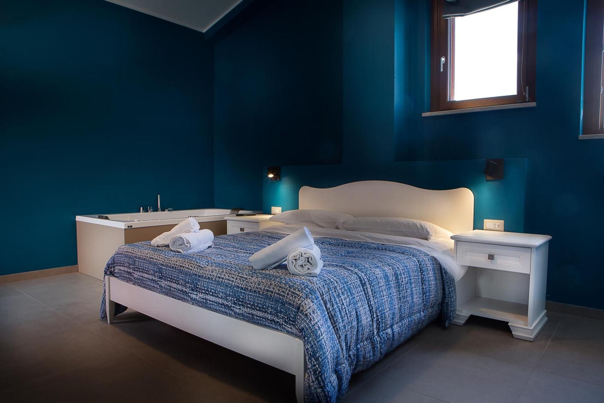 King Room with Spa Bath