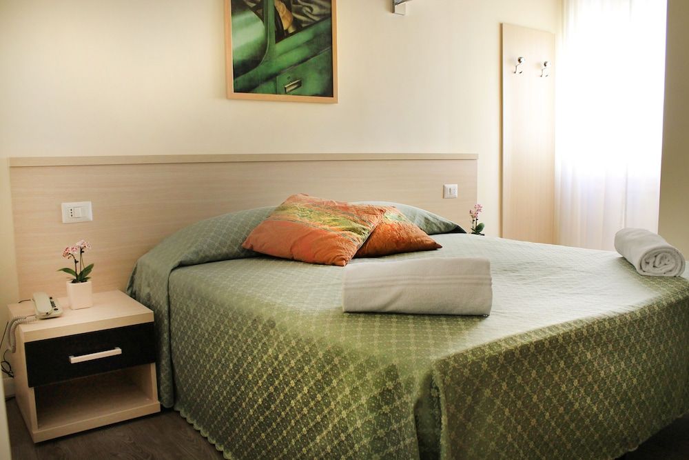 Hotel Villa delle Rose Classic Double or Twin Room 4