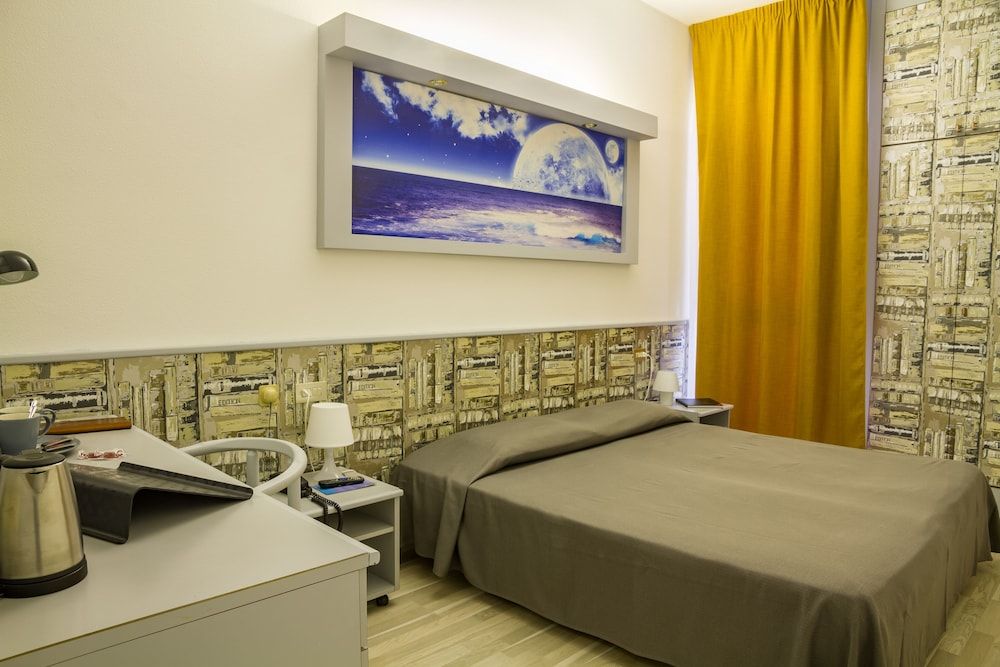 Hotel Italia Double Room, 1 Queen Bed 5