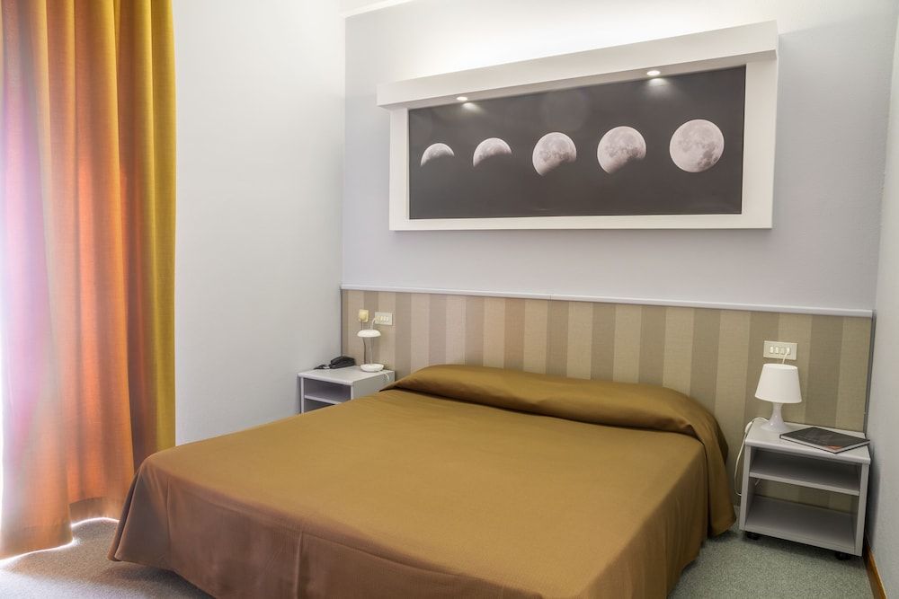 Hotel Italia Double Room, 1 Queen Bed 2