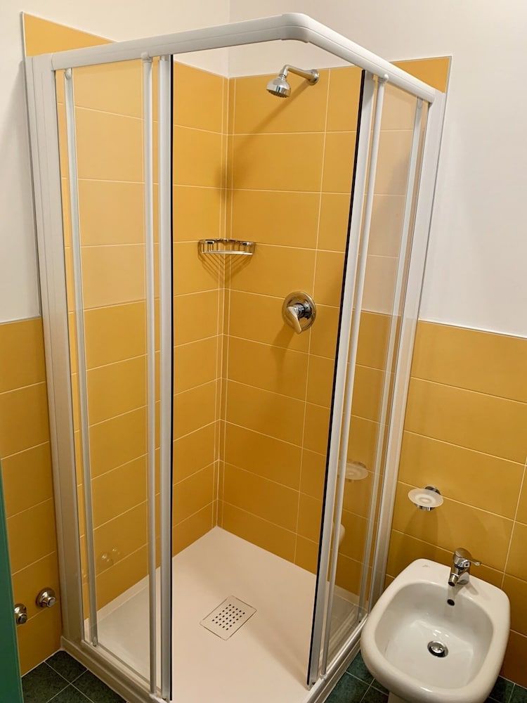 Hotel Centrale Single Room 4