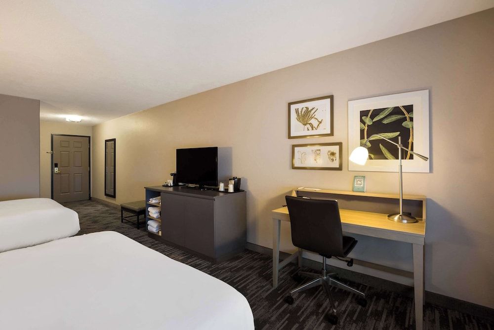 Room, 2 Queen Beds, Accessible, Non Smoking