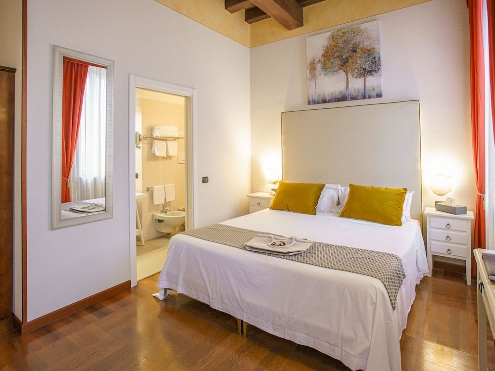 Hotel Villa Cariola Triple Room 3