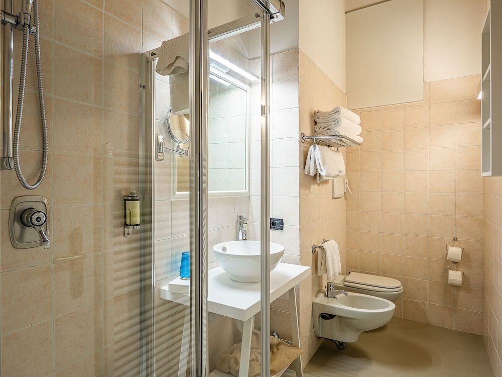 Hotel Villa Cariola Triple Room 6