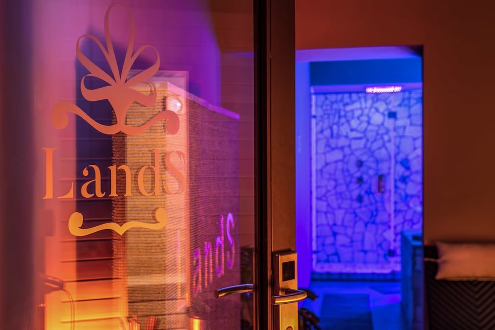 undefined Hotel 87 Eighty seven 6