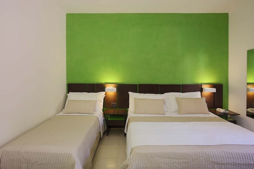 Triple Room, Balcony, Garden View