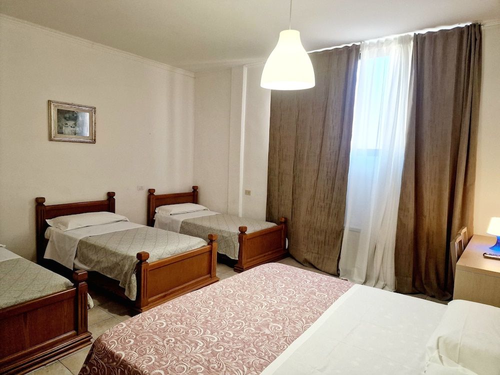 undefined Hotel Firenze 2000 9