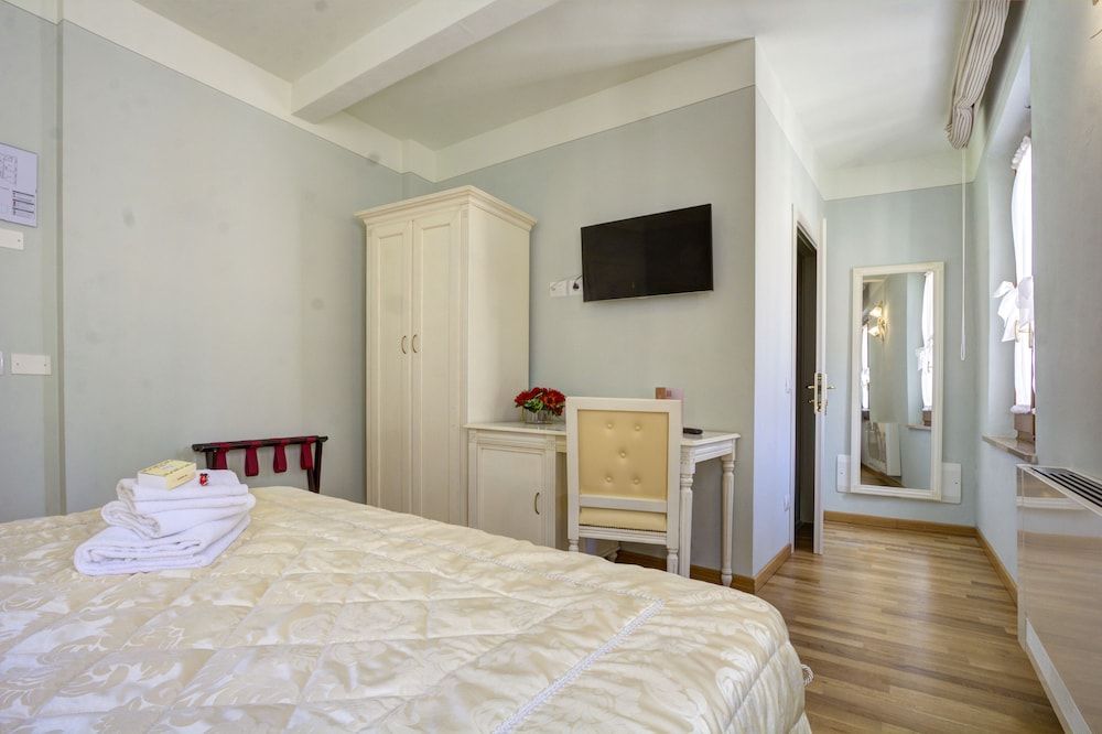 Hotel Volterra In Superior Traditional Room, 1 Queen Bed 4
