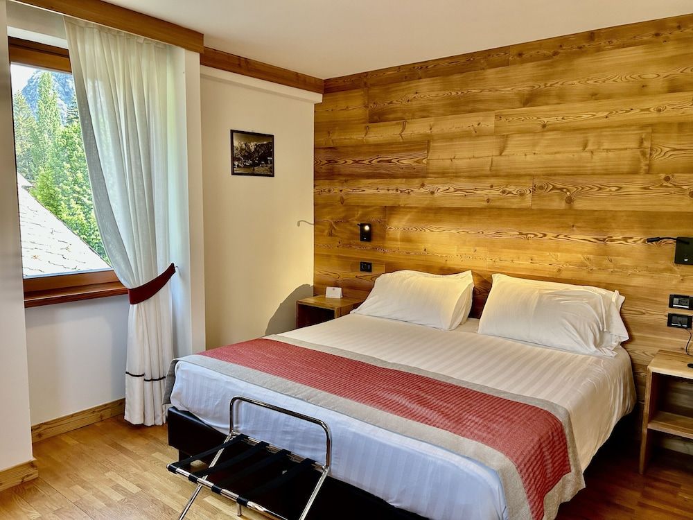 Croux Double or Twin Room 4