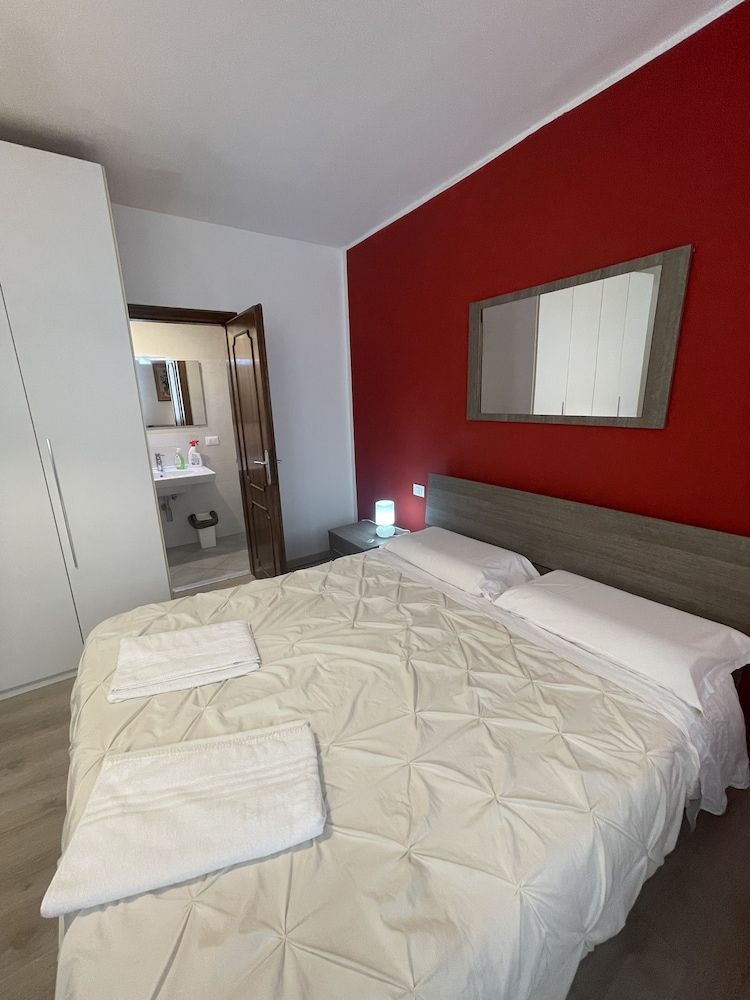undefined Harry's Guest House 9