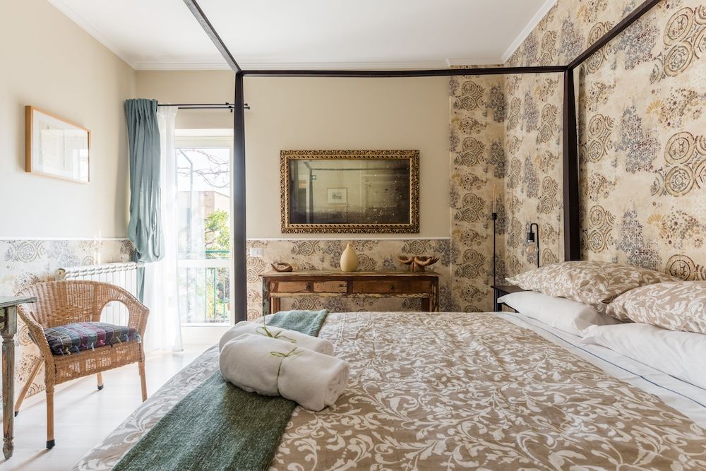 undefined Abbraccia Morfeo 10