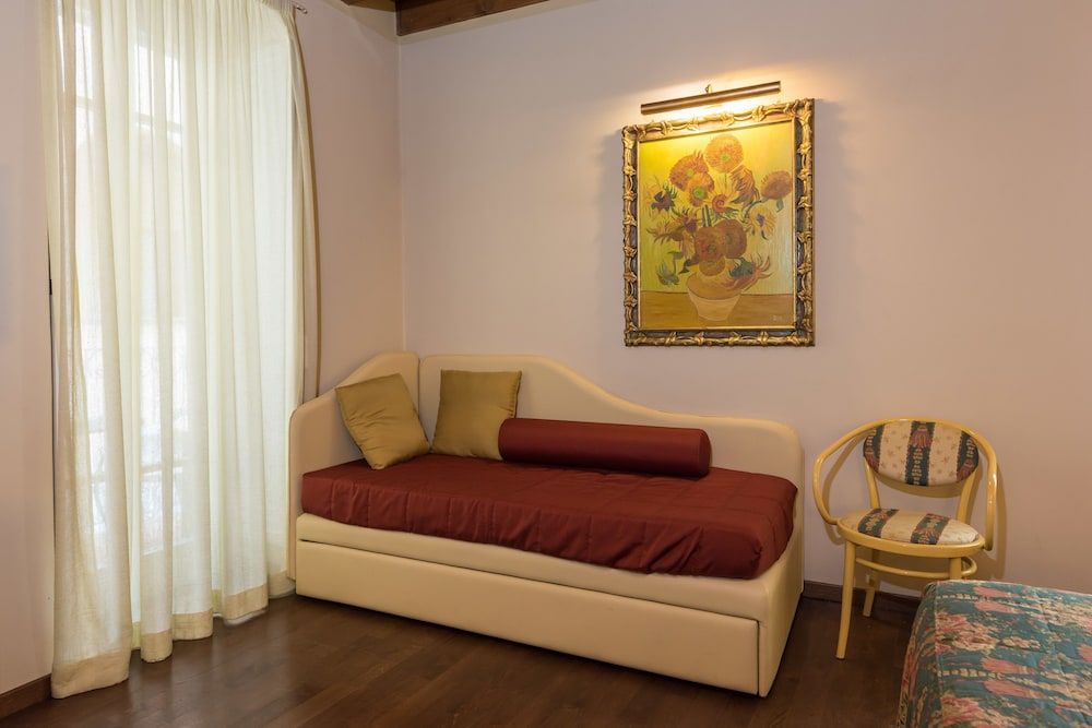 Hotel Piazza Vecchia Family Room 5