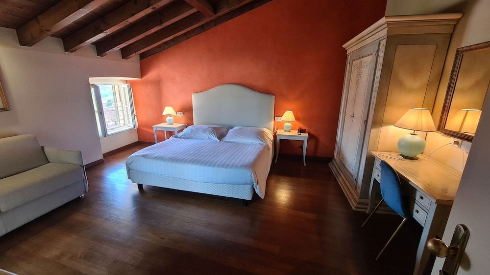 Hotel Piazza Vecchia Deluxe Double Room 10