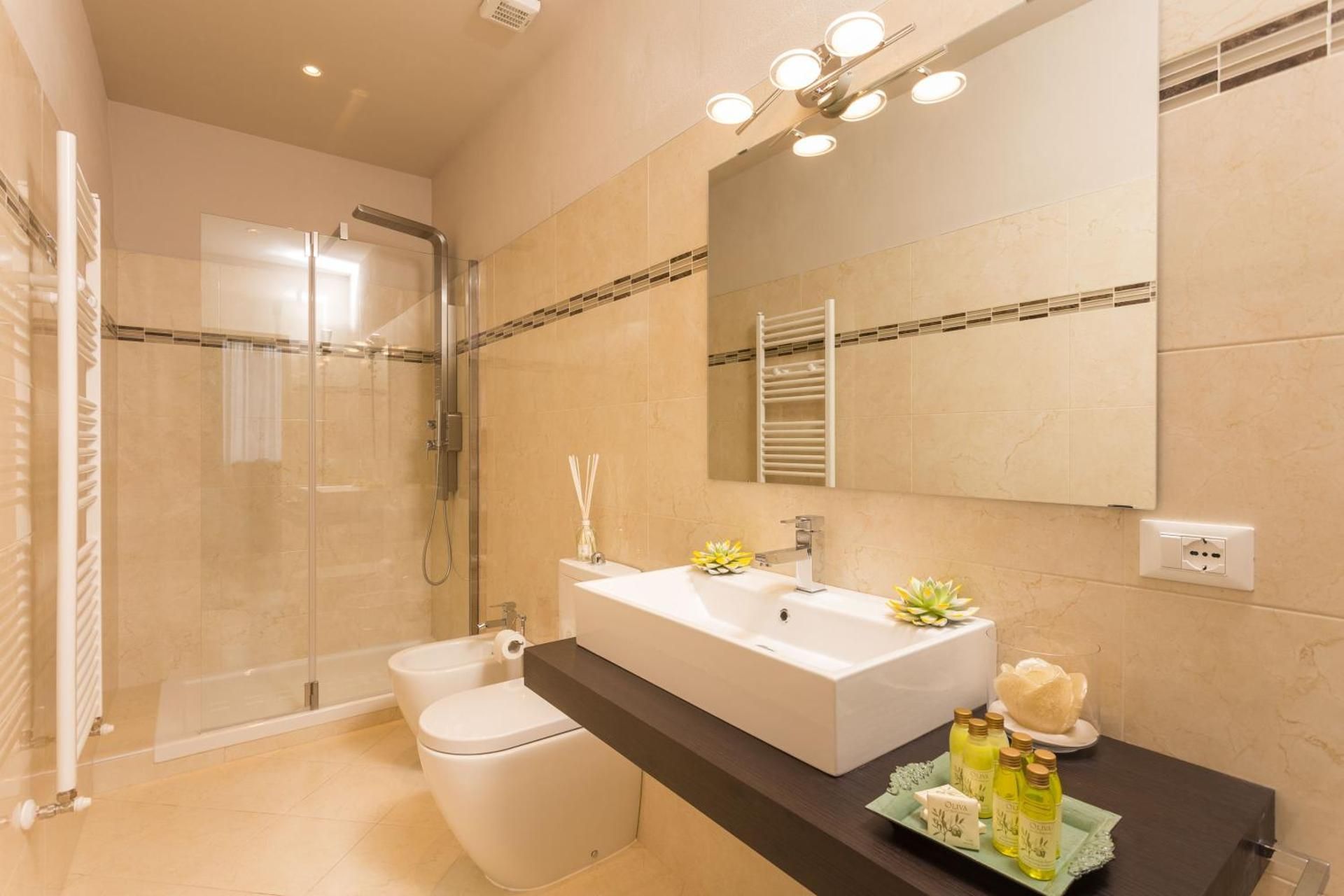 Superior One-Bedroom Apartment