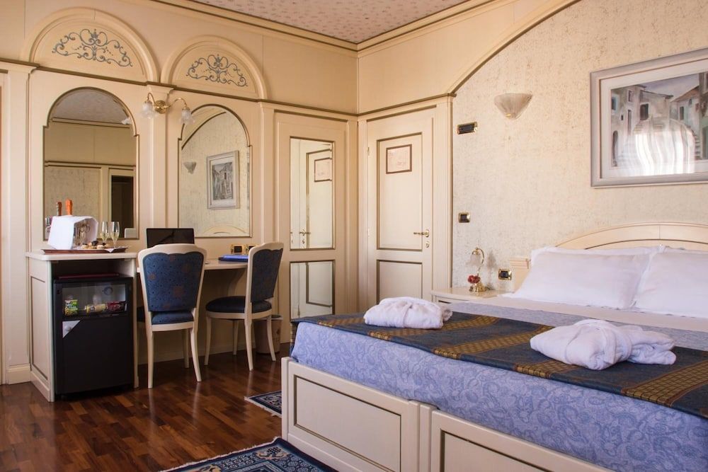 Colomba D'Oro Hotel Double or Twin Room 14