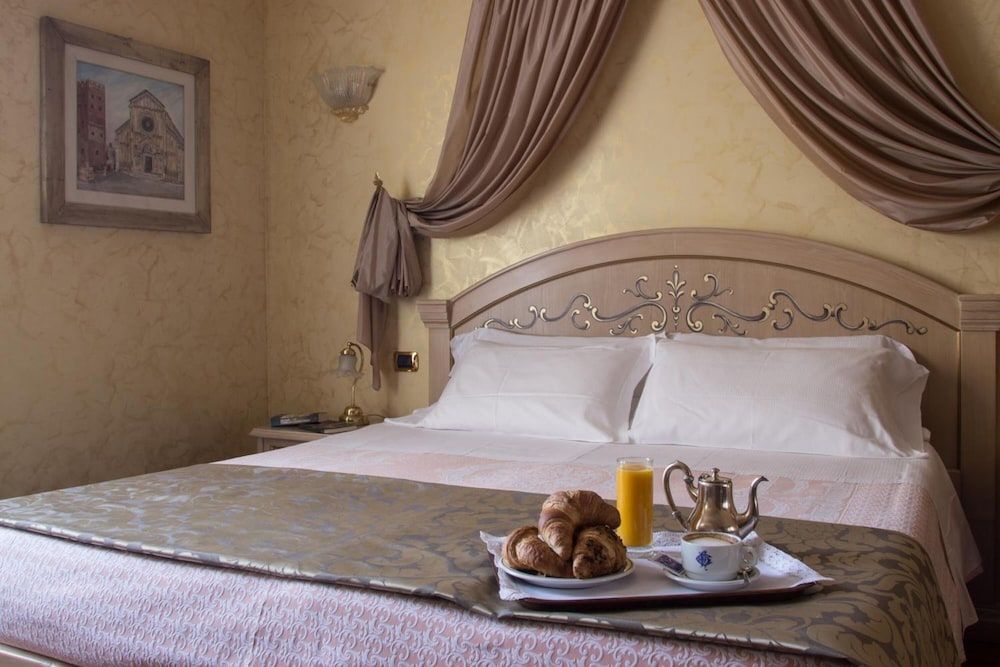 Colomba D'Oro Hotel Double or Twin Room 7