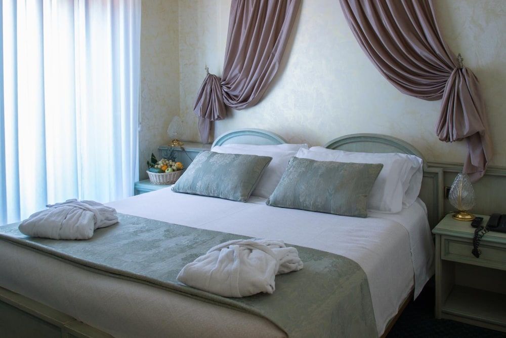 Colomba D'Oro Hotel Superior Double or Twin Room 4