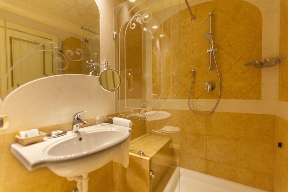 Colomba D'Oro Hotel Double or Twin Room 13