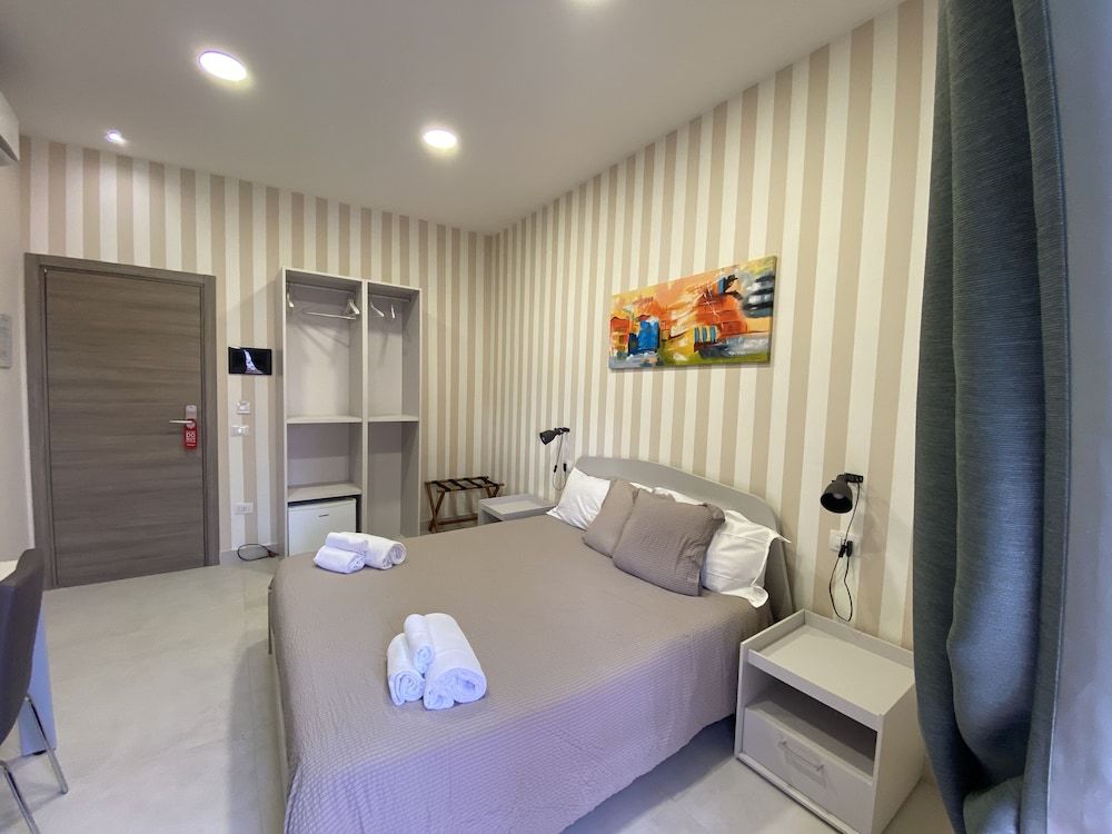 2Naples rooms Comfort Double Room 3