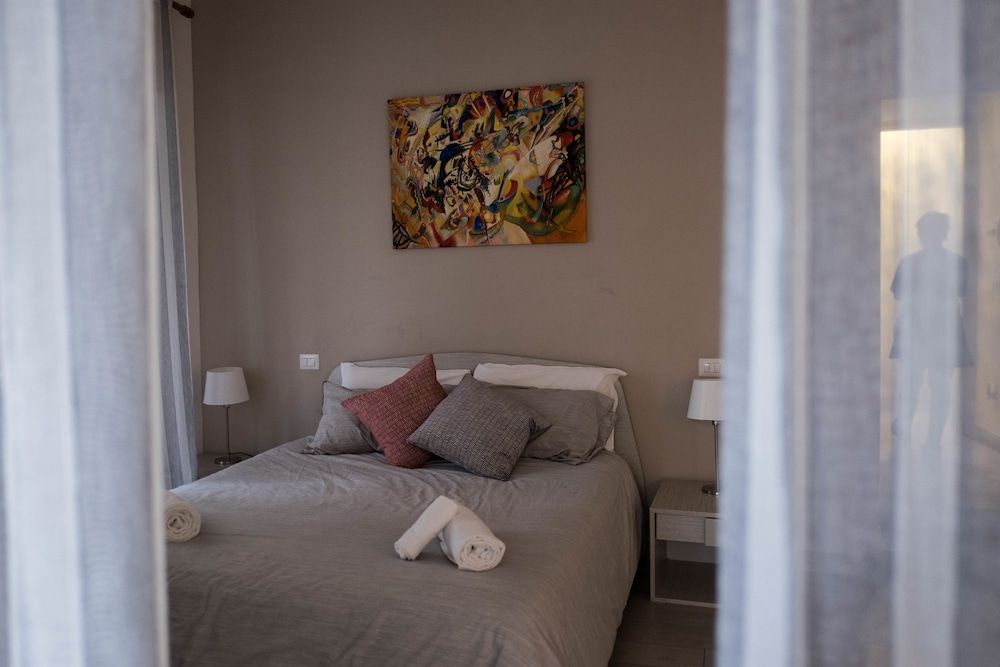 undefined 2Naples rooms 3