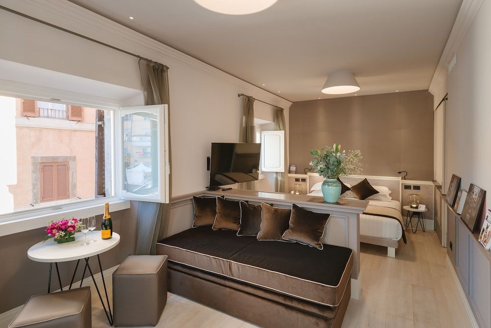 undefined Rhea Silvia Luxury Navona 9