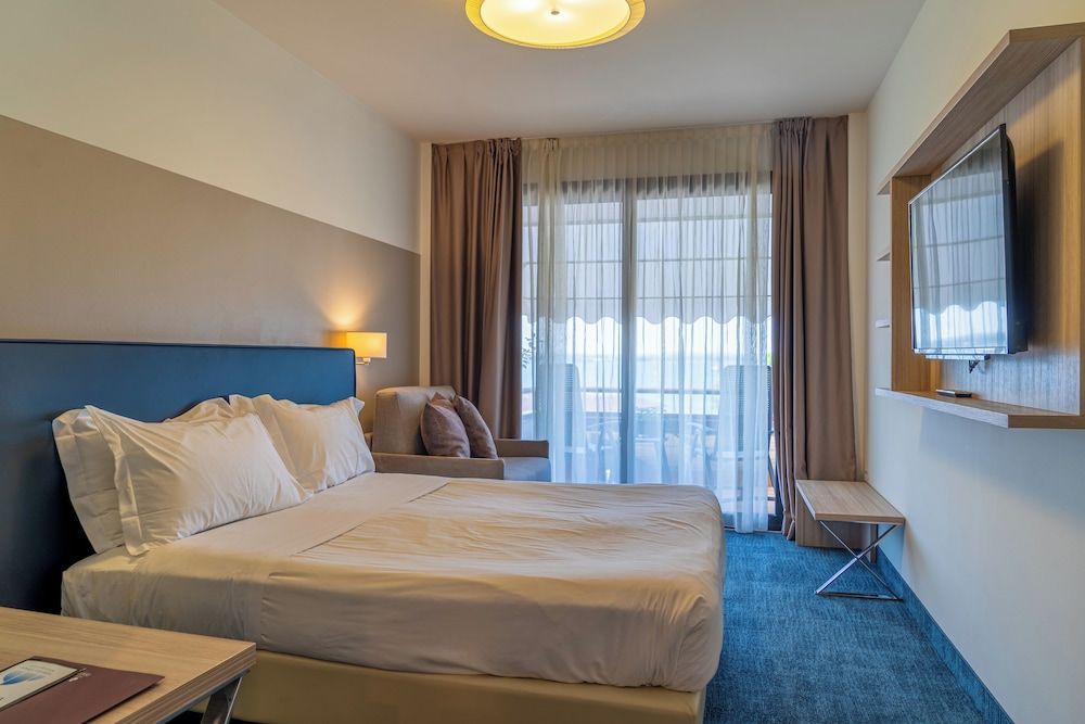 Executive Double or Twin Room, Balcony, Lake View