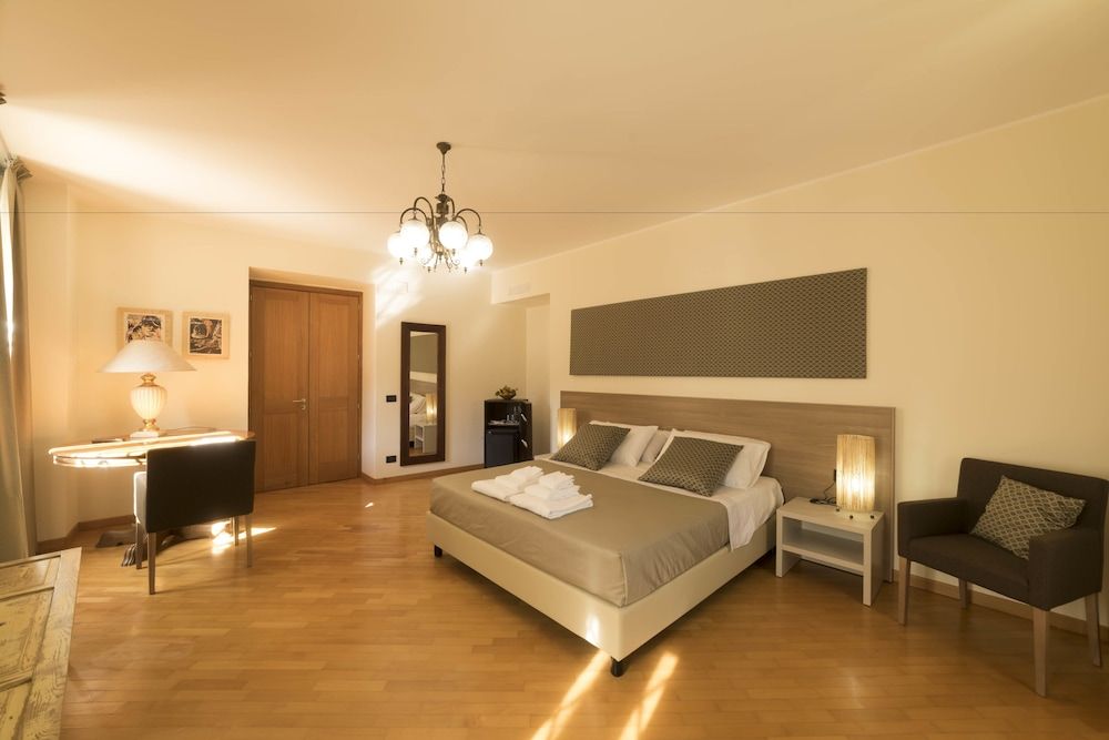 BBuSS Country Club Exclusive Suite, 3 Bedrooms, Terrace, Garden View 3