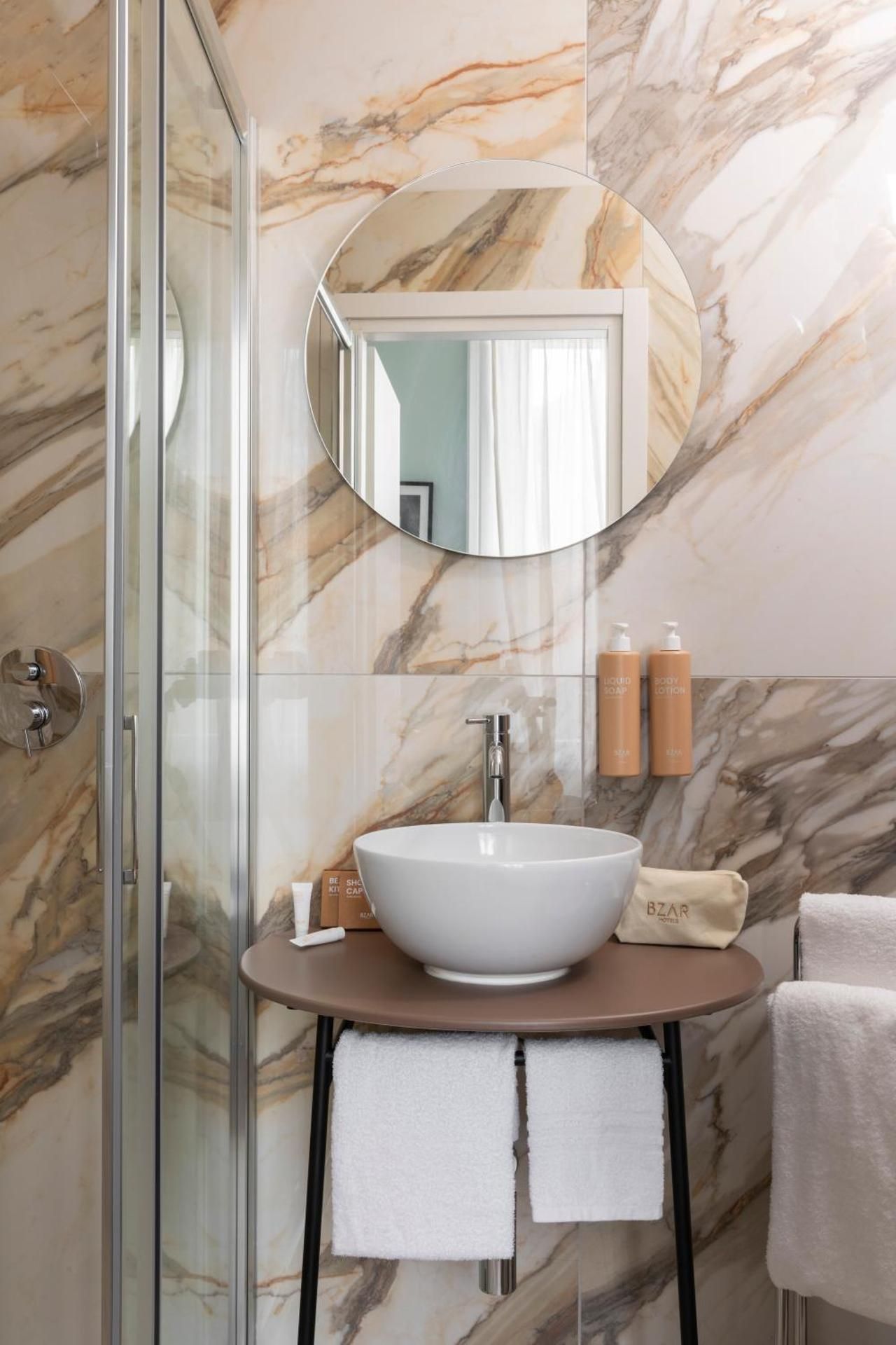 undefined Hotel Galileo 4