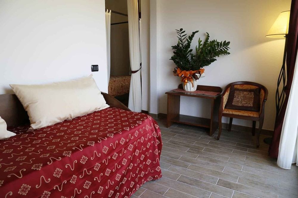 Colleverde Country House Beauty&Wellness Deluxe Suite, Jetted Tub 6