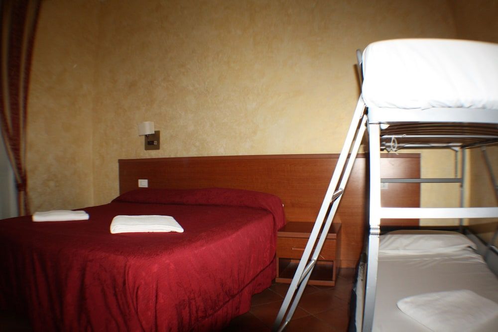 Standard Quadruple Room, Private Bathroom