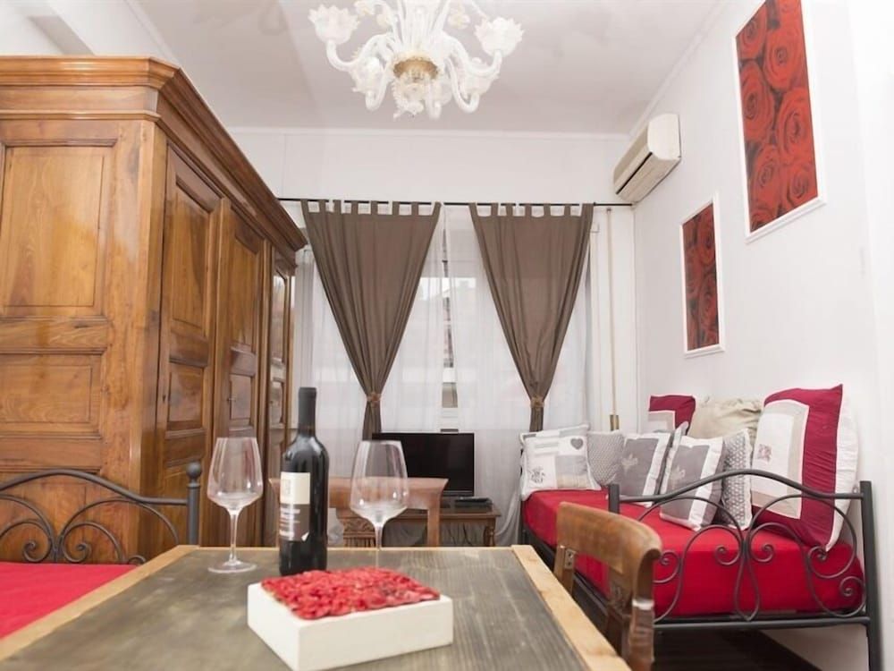 Le Fate Apartments Superior Double Room, Private Bathroom, City View (Aventino bagno esterno  ) 3