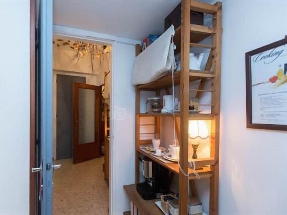 Le Fate Apartments Deluxe Double Room, Ensuite, City View (Borgo Pio) 7