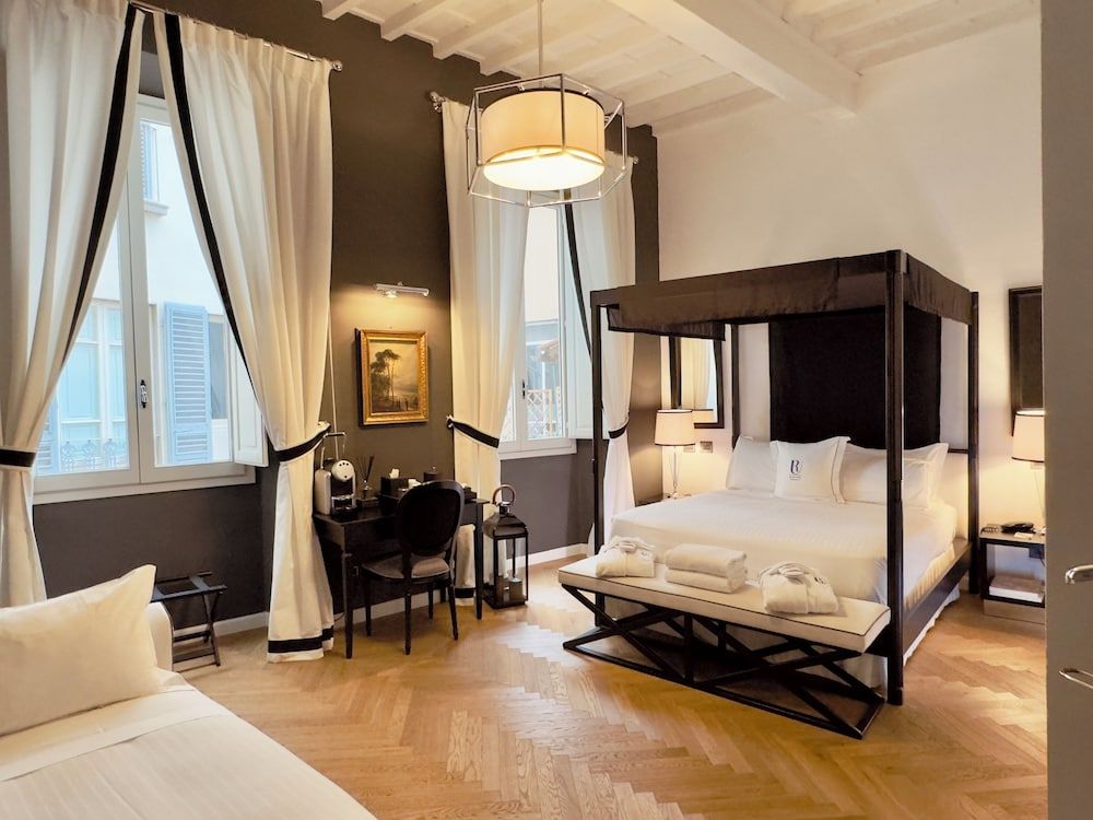 Relais Uffizi, Tailor made Hotel Deluxe Room 2