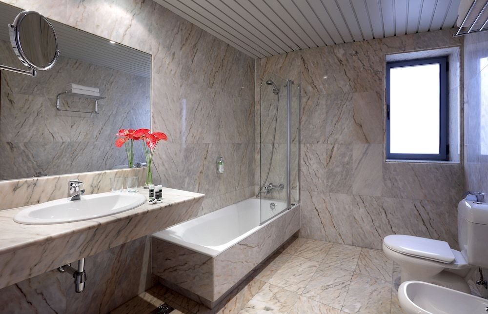 Exe Salamanca Triple Room 7