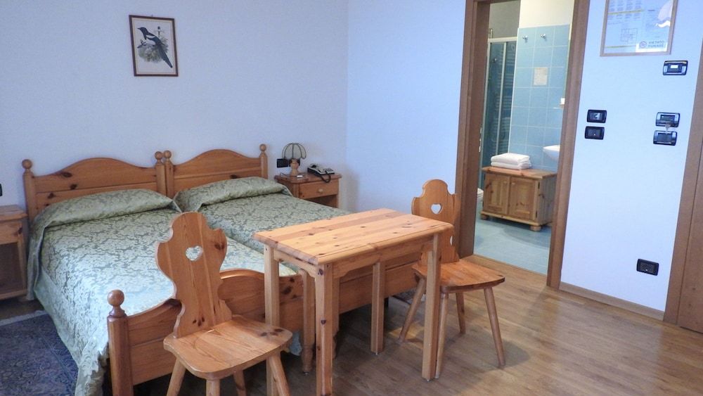 Des Alpes Standard Double or Twin Room 3